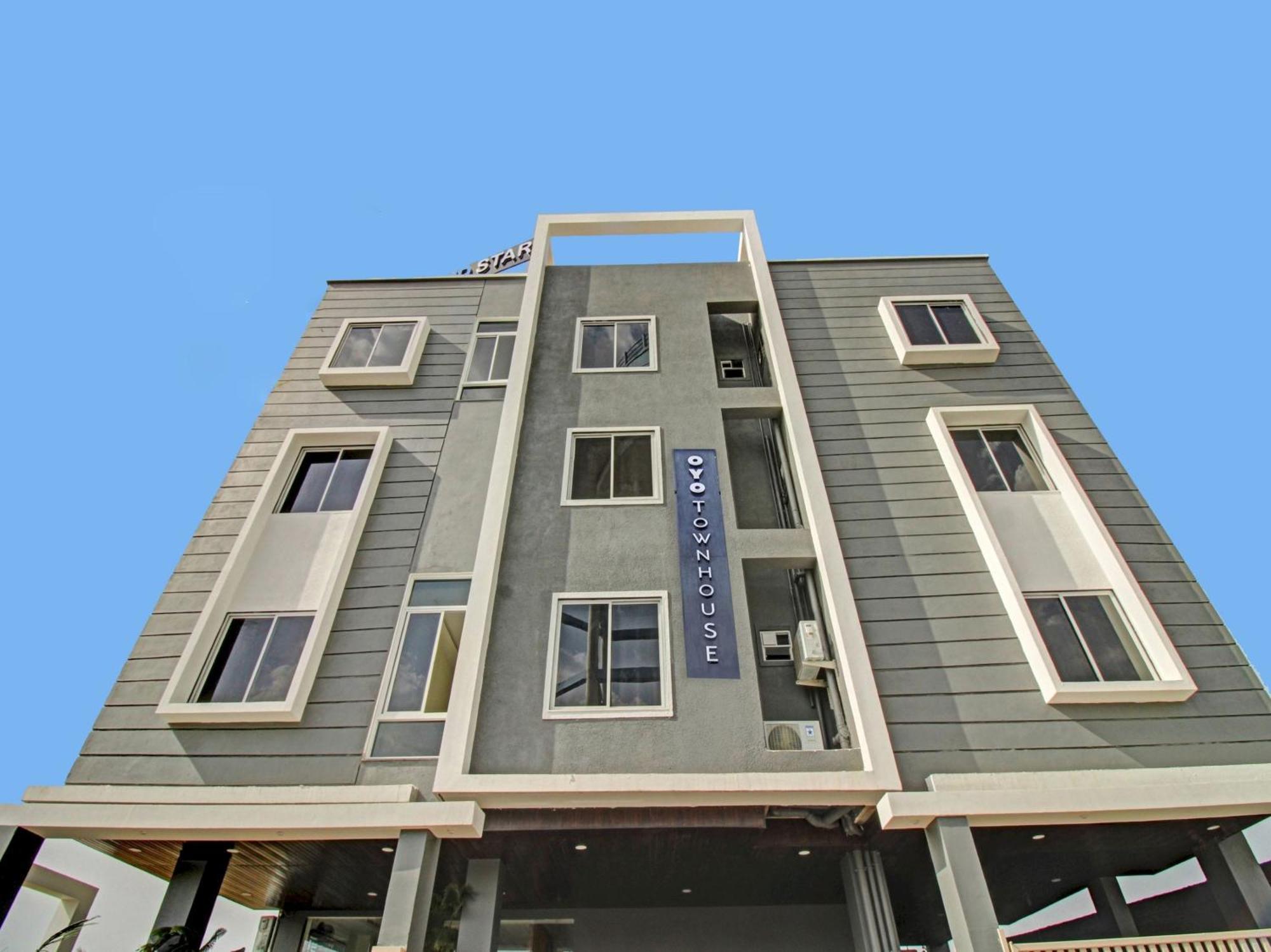 Hotel Townhouse Md Star à Nagpur Extérieur photo